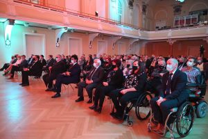 Udeleženci slavnostne akademije v Unionski dvorani